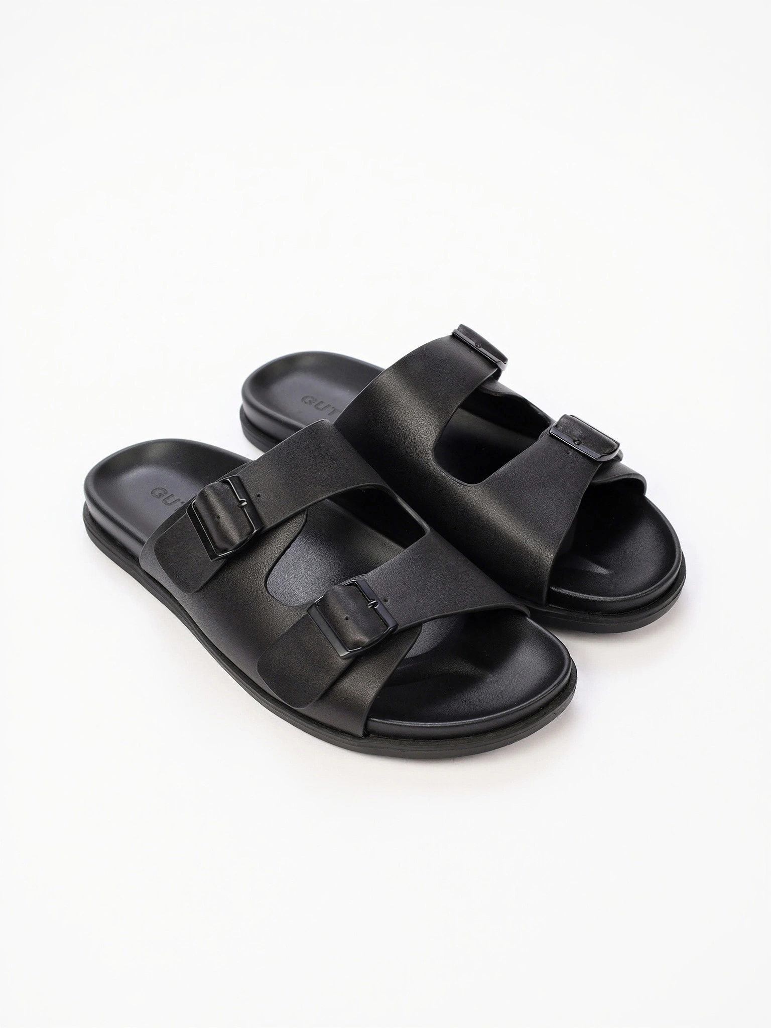 Сланцы черного цвета на низкой подошве